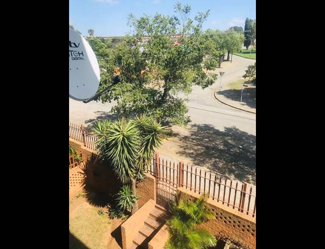 2 BEDROOM APARTMENT FOR SALE IN SYMHURST